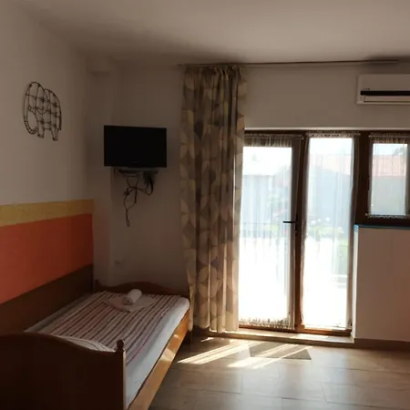 Casa Tuia Pensiune *