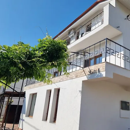Pensiune Casa Tuia By Eforooms - Liniste Si Primitoare Aproape De Plaja